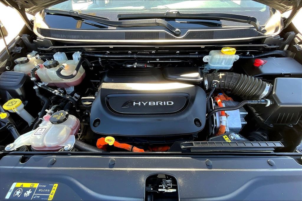 Used 2018 Chrysler Pacifica Limited image 12