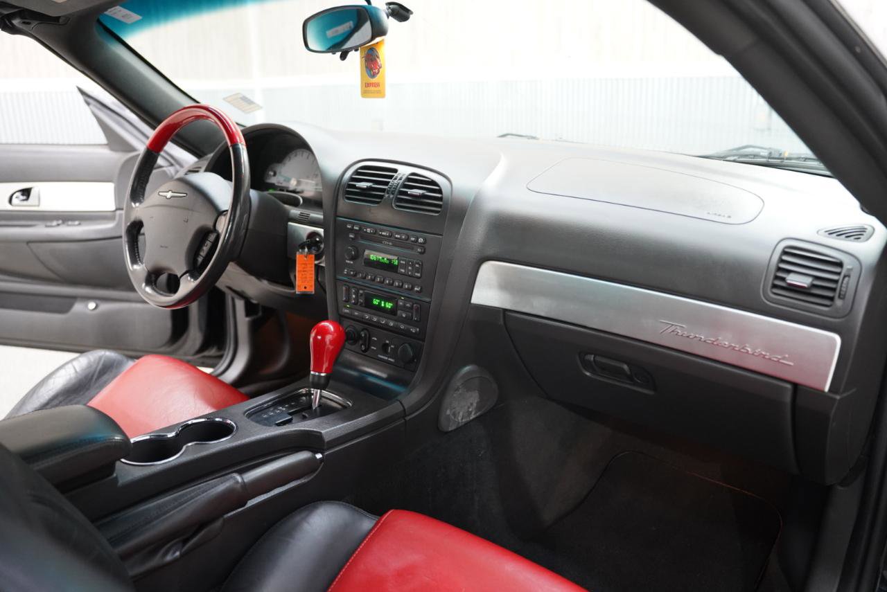 Used 2002 Ford Thunderbird image 16