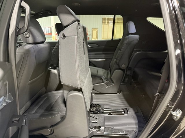 New 2026 Chevrolet Traverse LT w/ Driver Confidence Package image 32