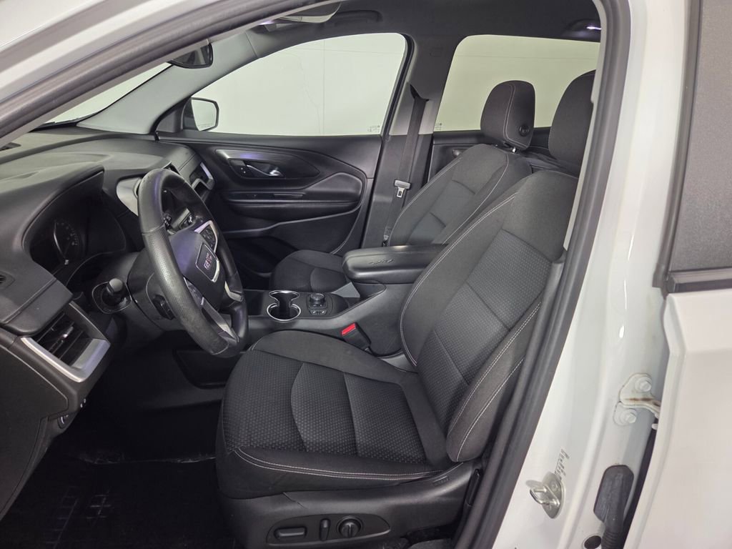 Used 2022 GMC Terrain SLE w/ Driver Convenience Package FWD image 9