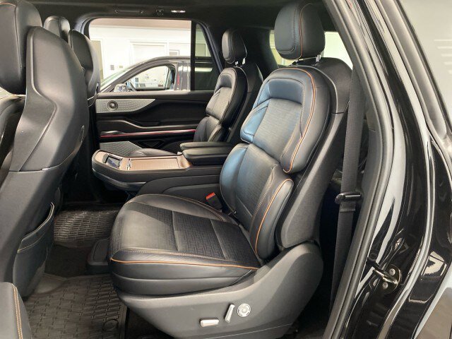 Used 2026 Lincoln Navigator L Black Label AWD/4WD image 12