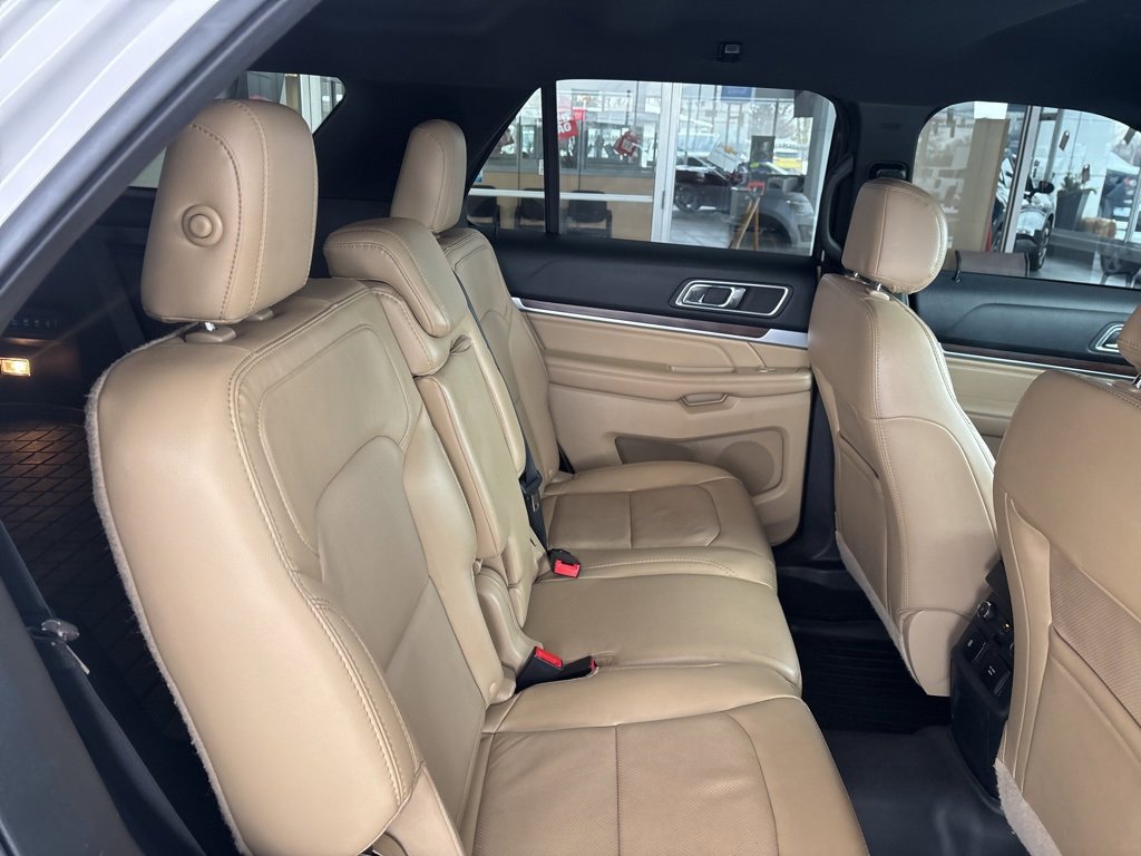 Used 2017 Ford Explorer Limited image 27
