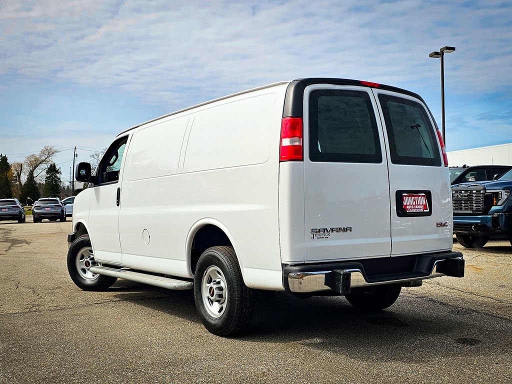 Used 2024 GMC Savana 2500 w/ Driver Convenience Package RWD image 5
