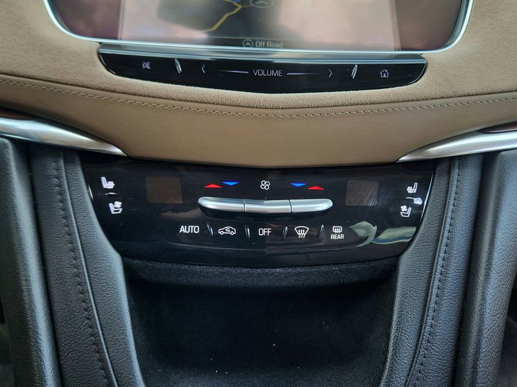 Used 2017 Cadillac XT5 Platinum image 12