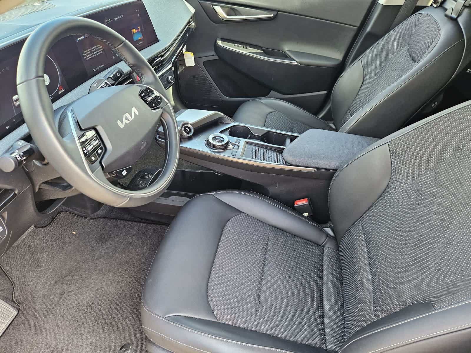 Certified 2024 Kia EV6 Light RWD image 2