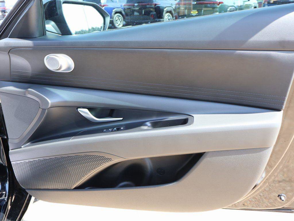 New 2026 Hyundai Elantra Blue image 13