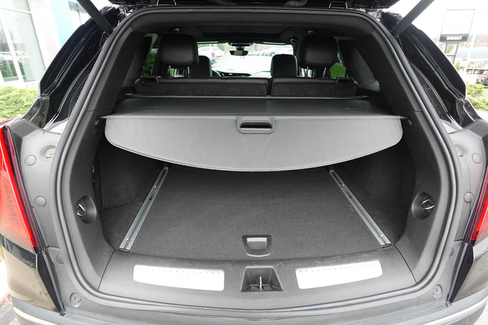 Used 2022 Cadillac XT5 Premium Luxury w/ Technology Package AWD/4WD image 31