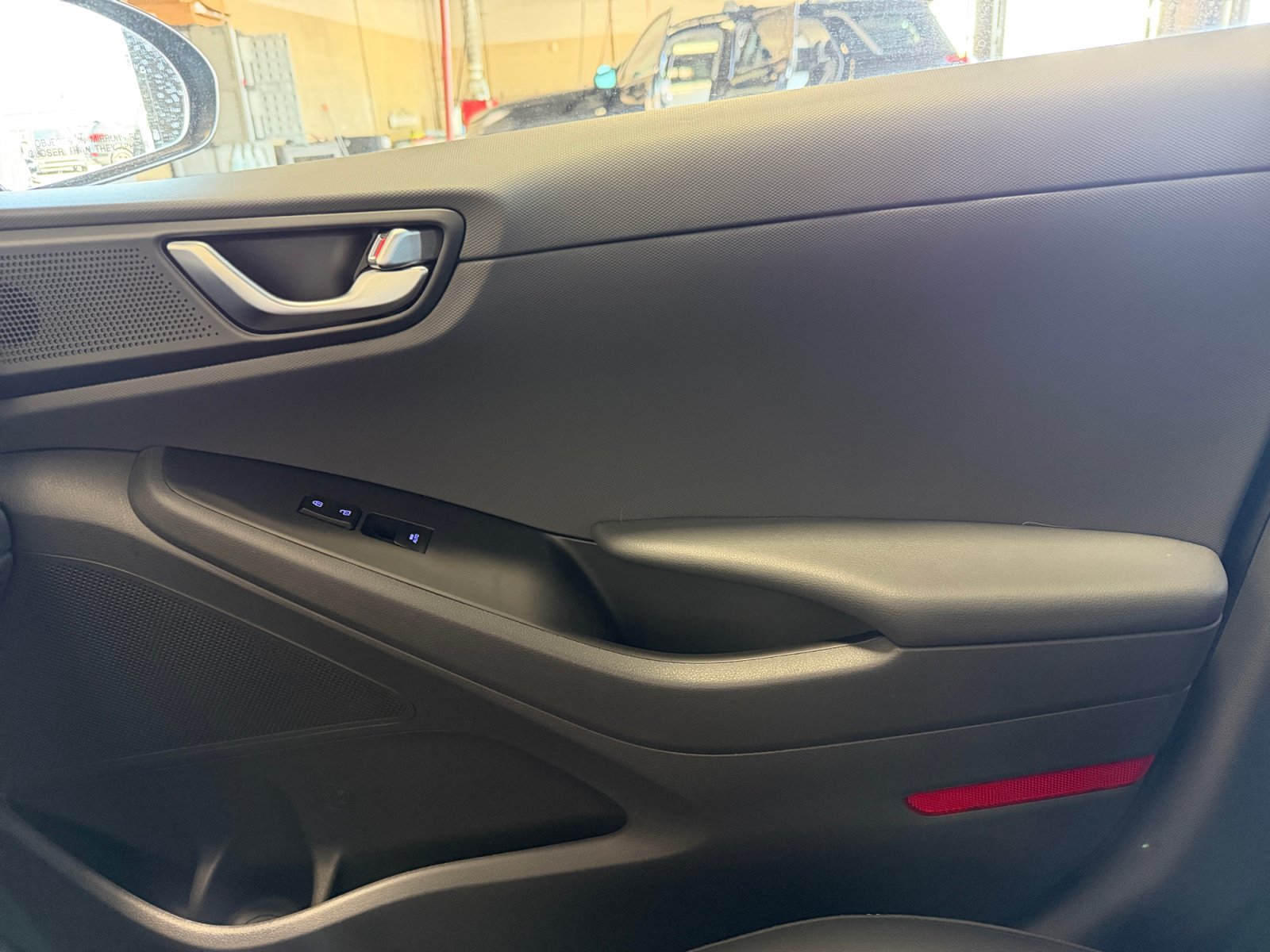 Used 2019 Hyundai Ioniq Limited FWD image 14