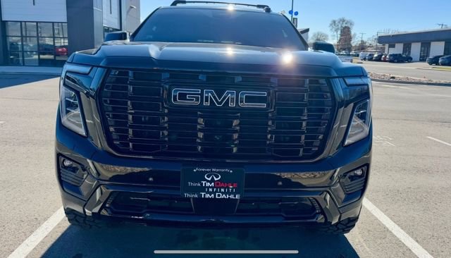 Used 2025 GMC Yukon Denali image 2