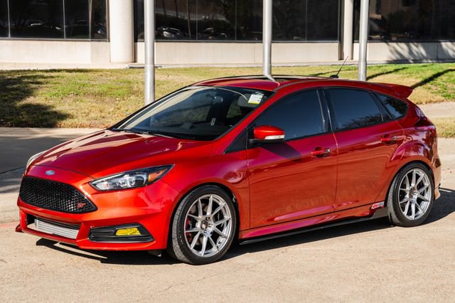 Used 2018 Ford Focus ST w/ Equipment Group 401A image 55