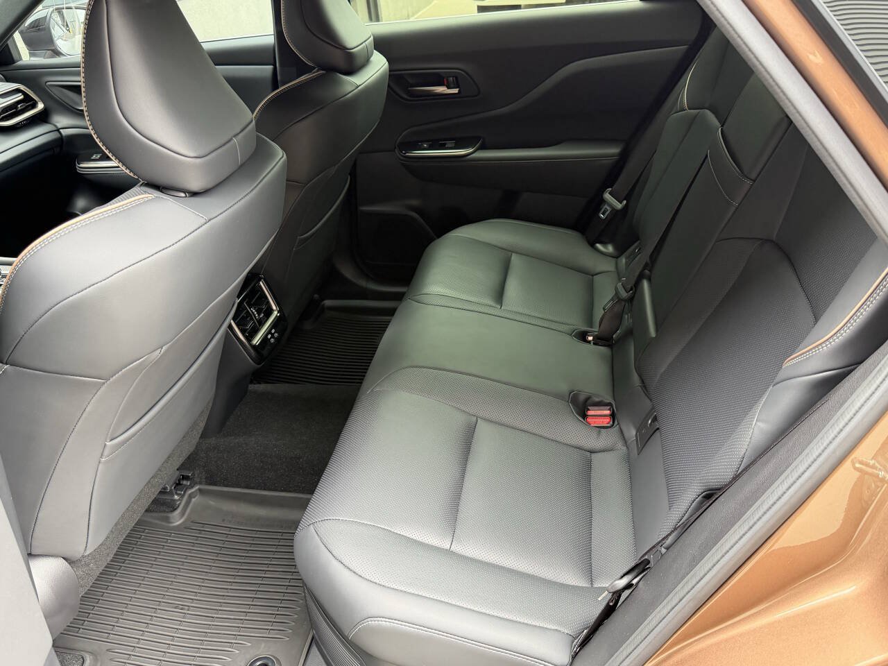 Used 2025 Toyota Crown Signia AWD/4WD image 17