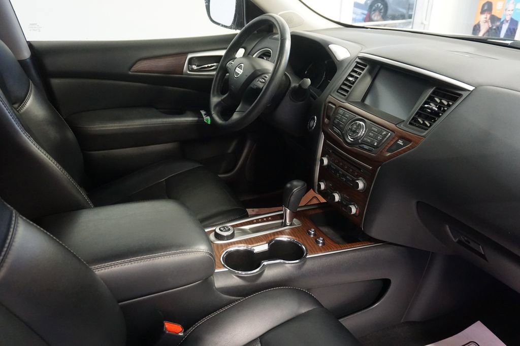 Used 2019 Nissan Pathfinder Platinum image 25
