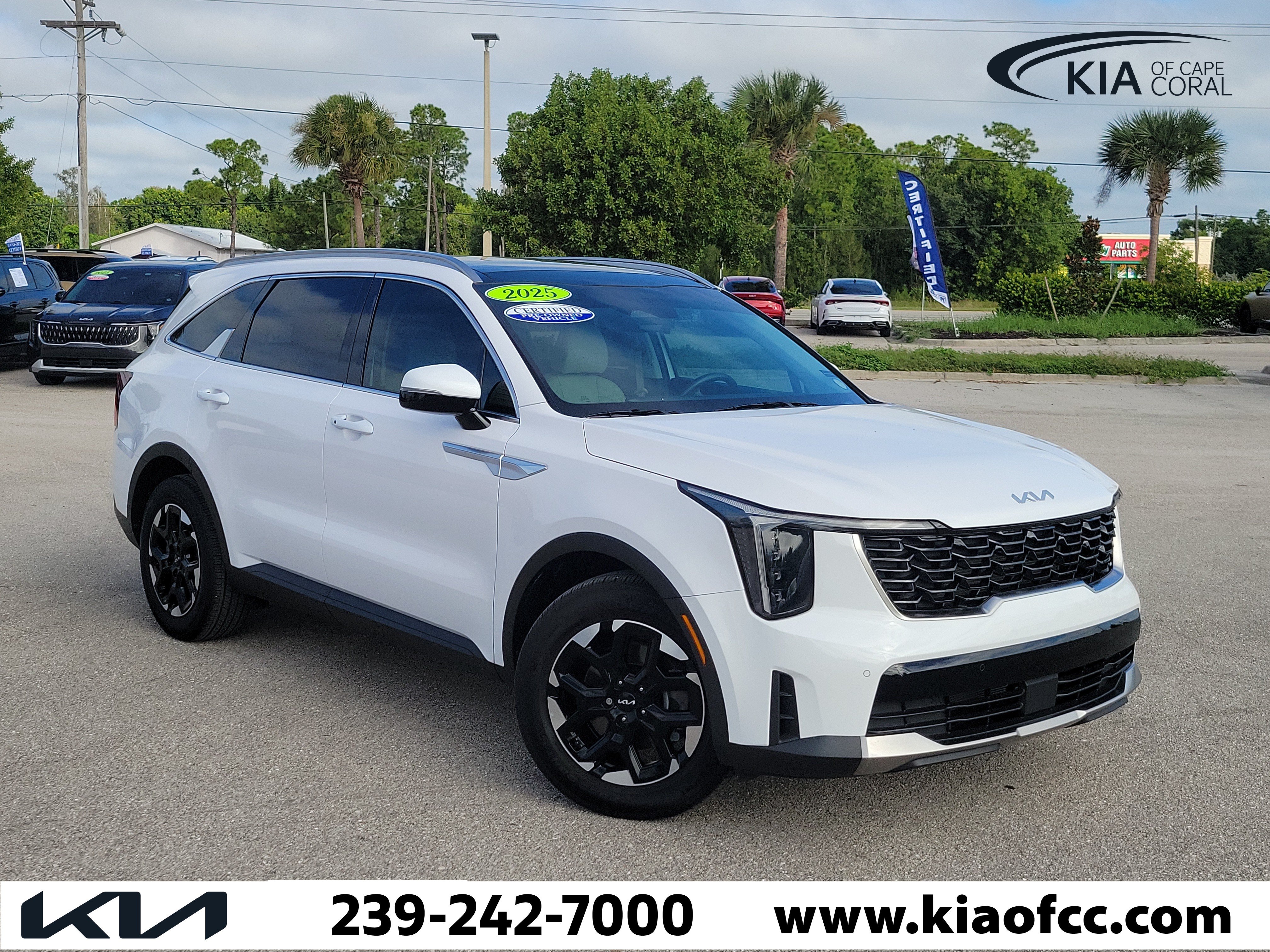 Certified 2025 Kia Sorento S w/ Panoramic Sunroof Package FWD image 1