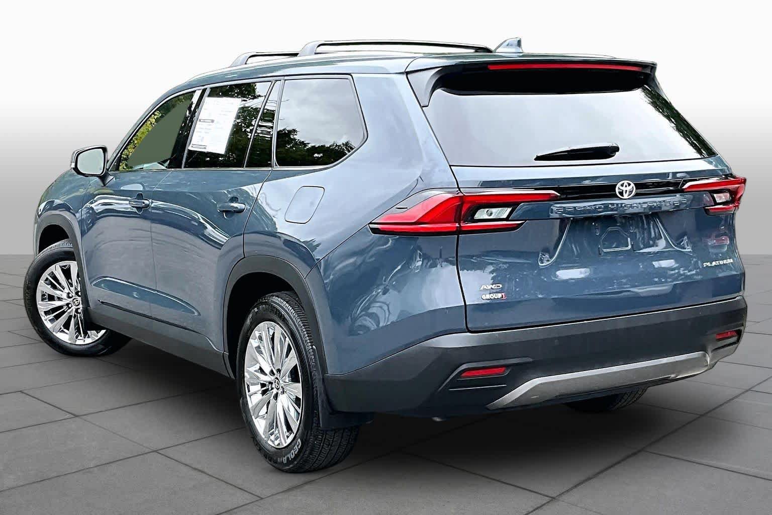 Certified 2025 Toyota Grand Highlander AWD image 12