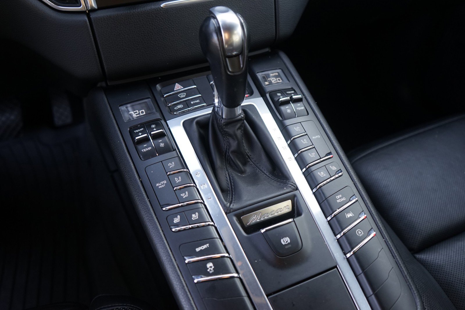 Used 2017 Porsche Macan S image 24