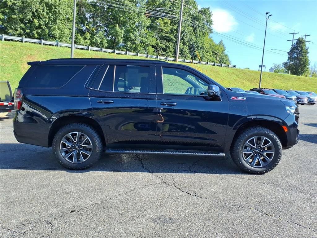 Used 2023 Chevrolet Tahoe Z71 w/ Luxury Package AWD/4WD image 2