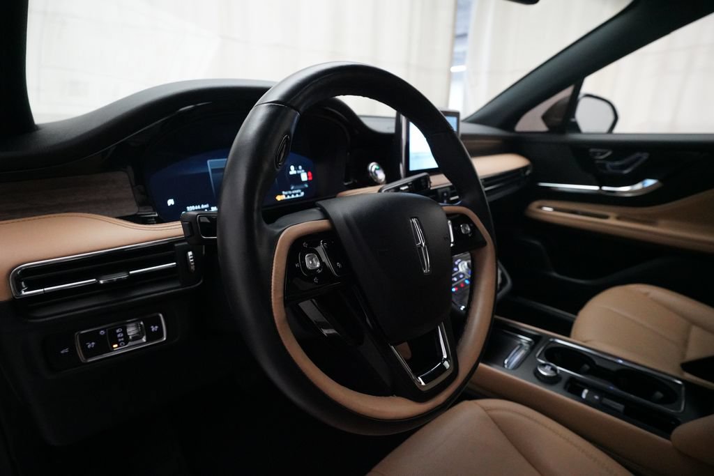 Used 2022 Lincoln Corsair Reserve w/ Equipment Group 201A AWD/4WD image 8