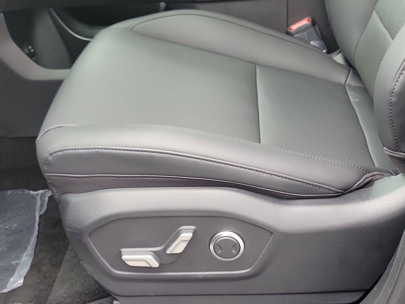 New 2026 Hyundai Santa Fe SEL AWD/4WD image 16