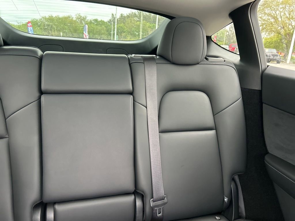 Used 2025 Tesla Model Y Long Range image 14