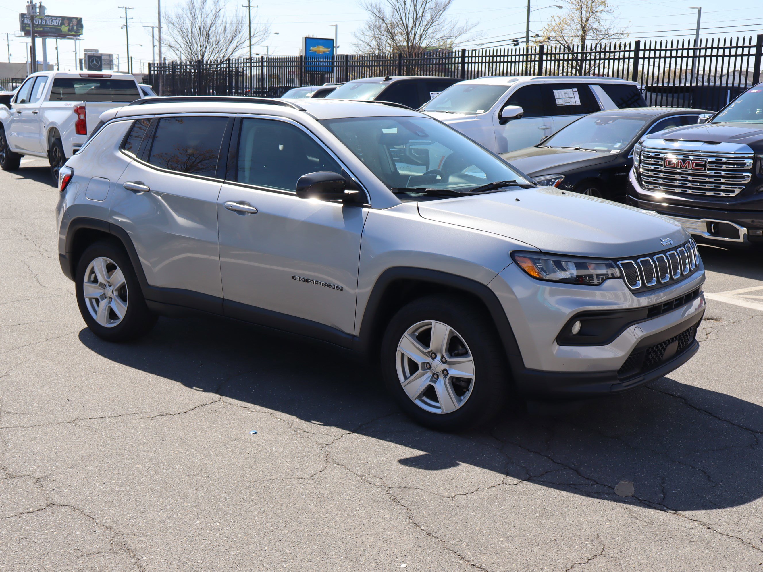 Used 2022 Jeep Compass Latitude image 13