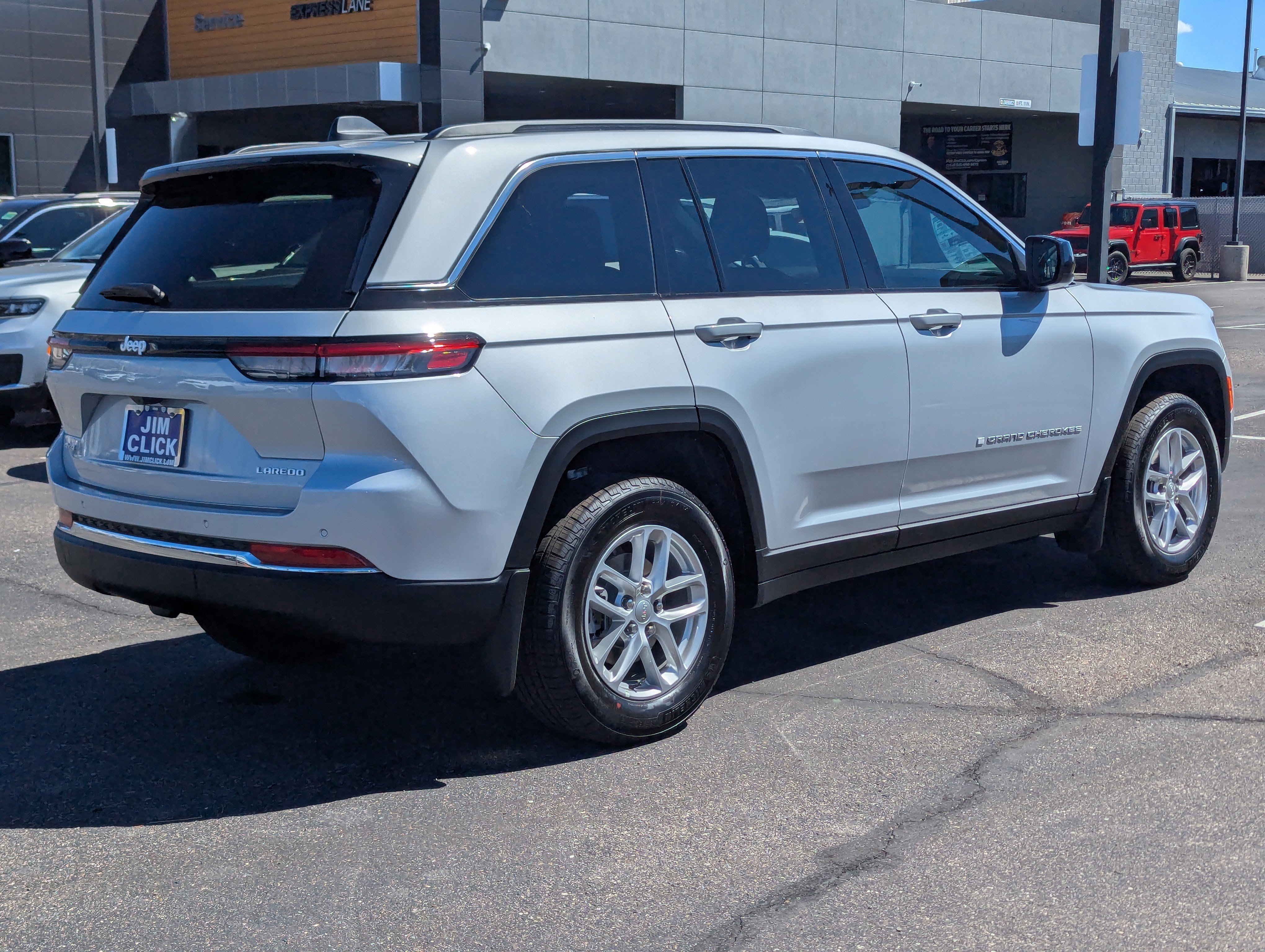 New 2025 Jeep Grand Cherokee Laredo X w/ Trailer Tow Package image 2