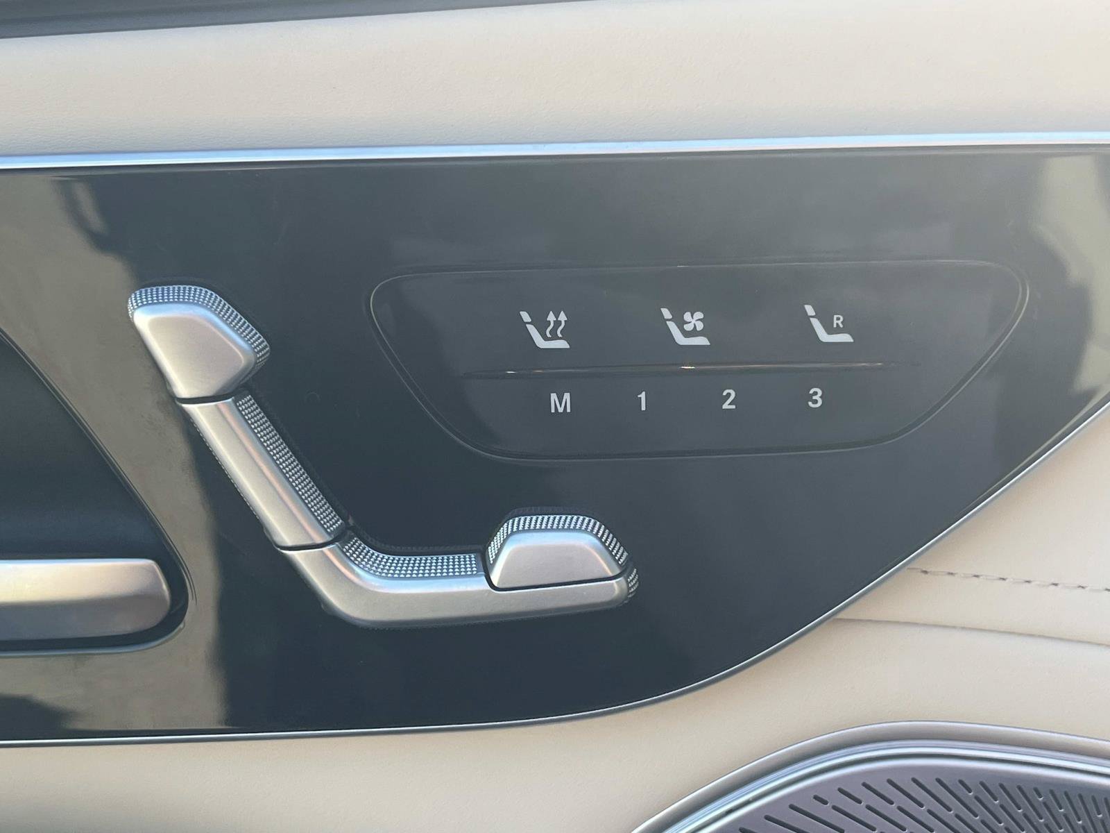 Certified 2024 Mercedes-Benz Maybach EQS 680 4MATIC image 31