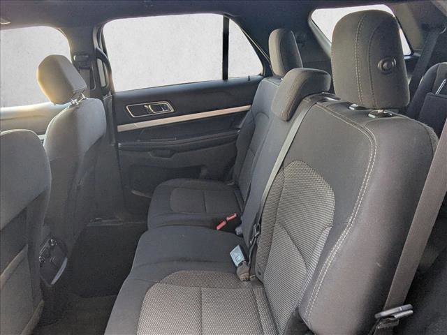 Used 2017 Ford Explorer XLT image 17