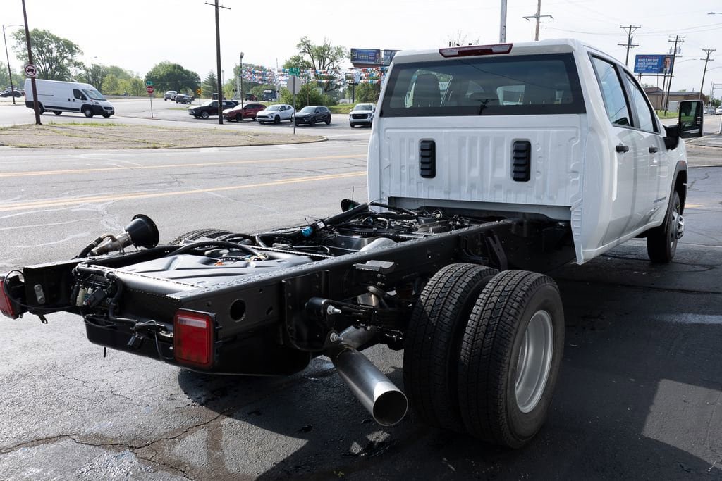 New 2026 GMC Sierra 3500 Pro w/ Snow Plow Prep Package AWD/4WD image 5