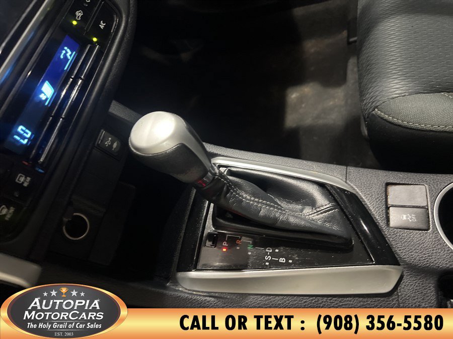 Used 2018 Toyota Corolla LE FWD image 25