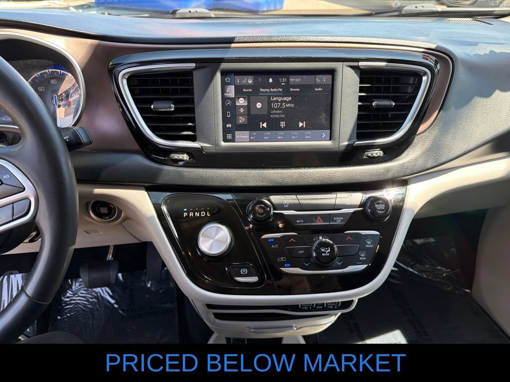 Used 2023 Chrysler Voyager LX FWD image 12
