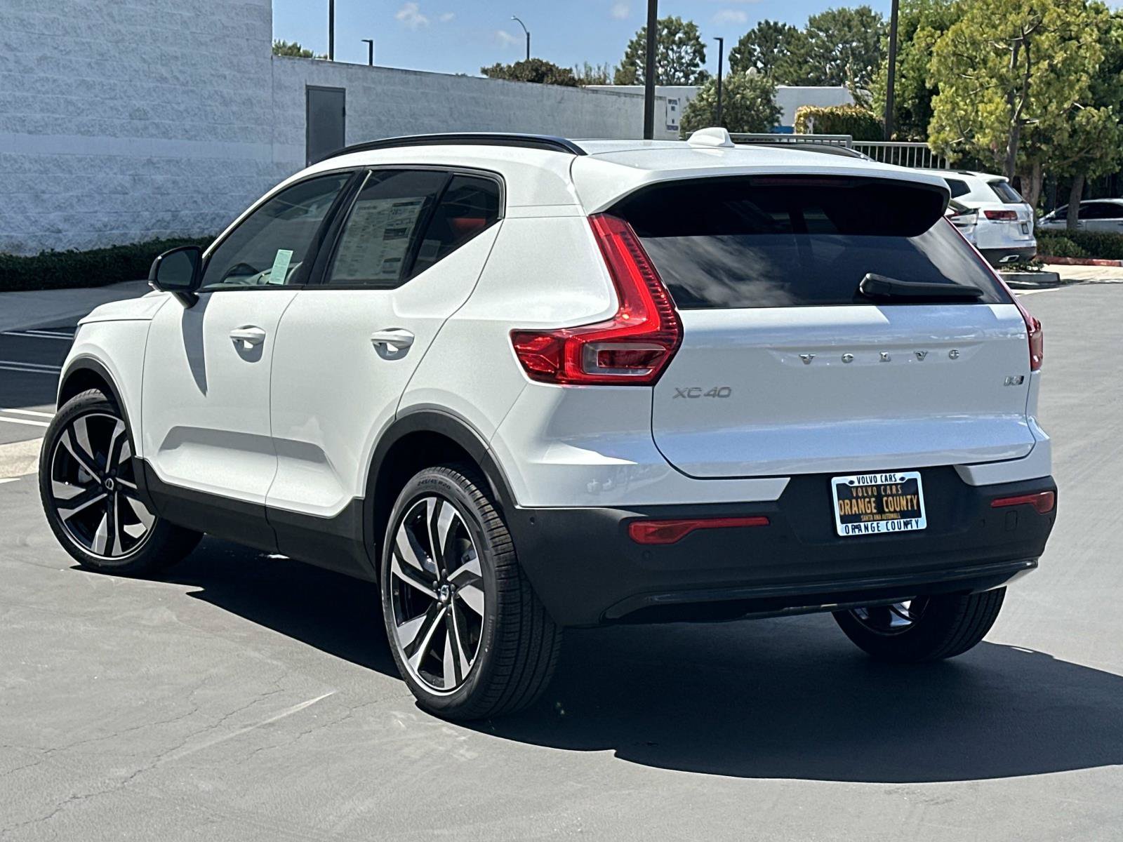 New 2026 Volvo XC40 B5 Ultra w/ Climate Package AWD/4WD image 5