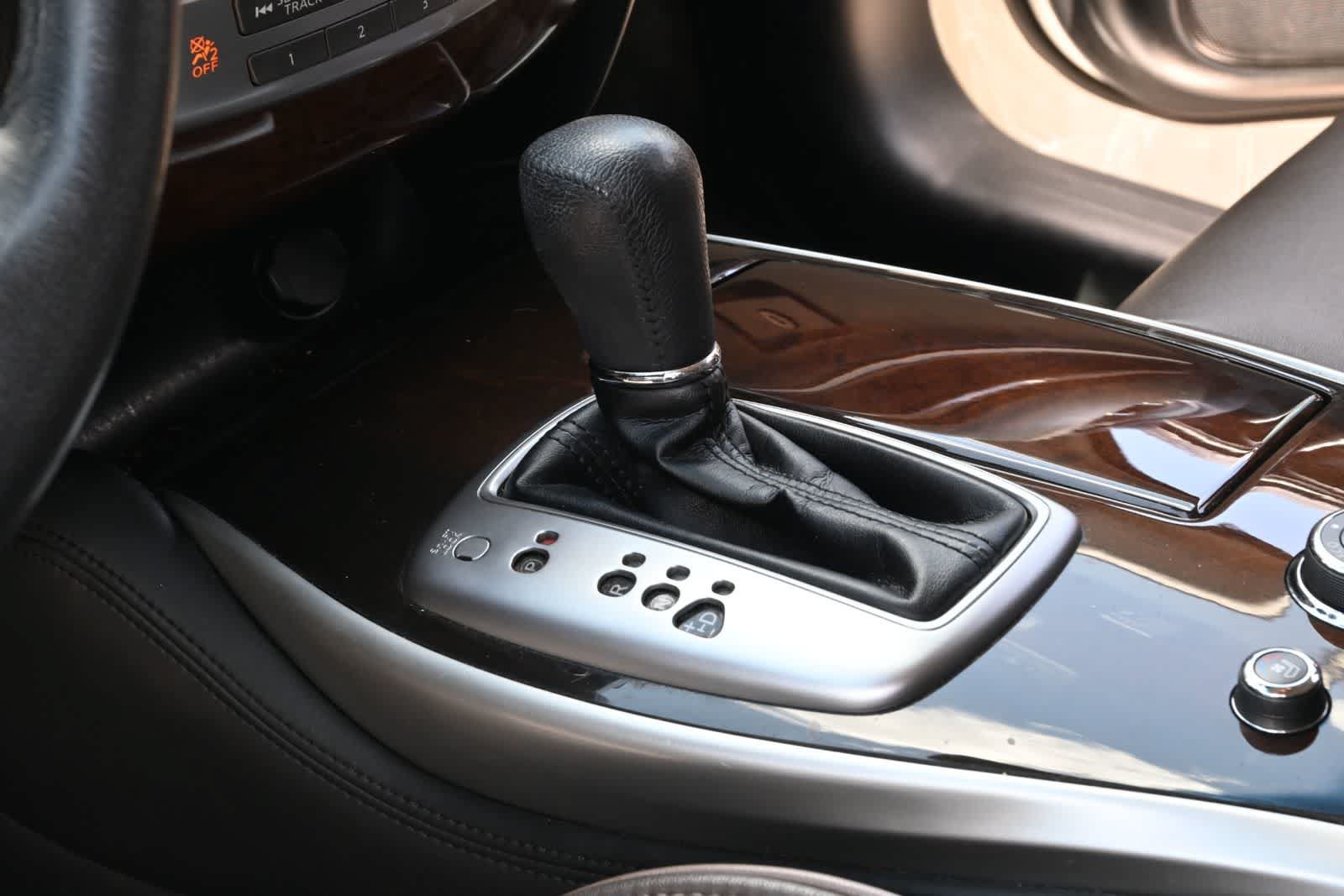 Used 2015 INFINITI QX60 FWD w/ Deluxe Touring Package image 15