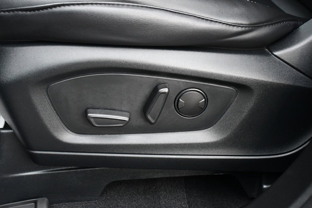 Used 2023 Ford Explorer XLT w/ Equipment Group 202A image 14