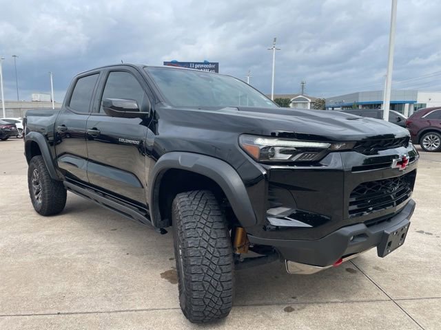 Used 2024 Chevrolet Colorado ZR2 w/ ZR2 Convenience Package III image 3
