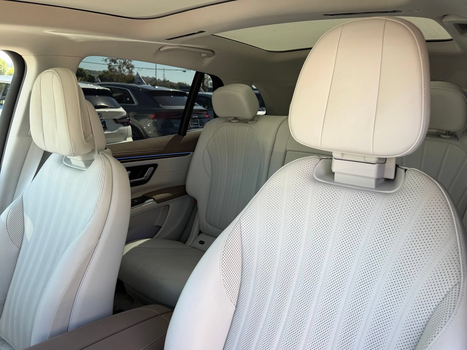 Used 2023 Mercedes-Benz EQS 580 4MATIC SUV image 27
