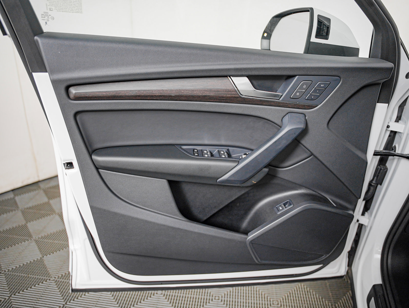 Used 2023 Audi Q5 2.0T Premium w/ Convenience Package image 19