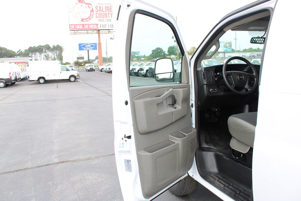 Used 2025 Chevrolet Express 2500 w/ Driver Convenience Package RWD image 22