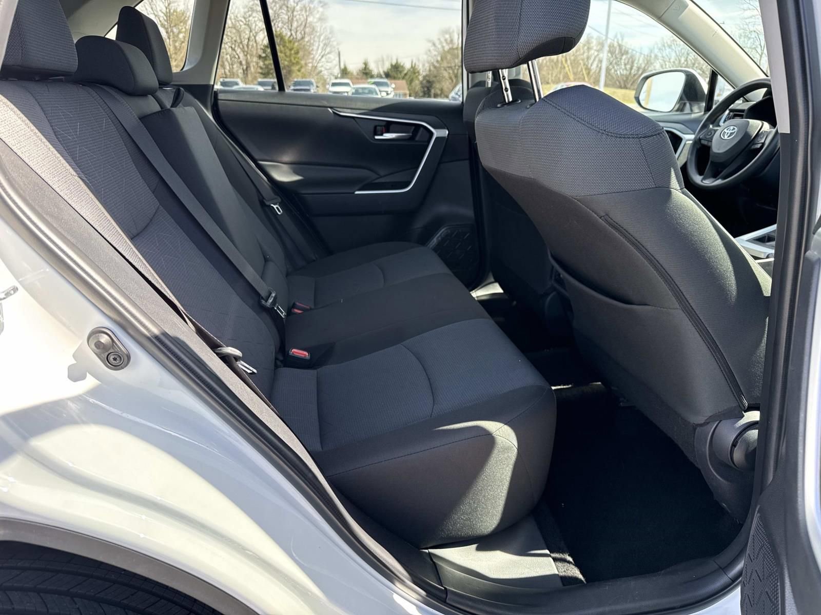 Used 2025 Toyota RAV4 XLE AWD/4WD image 25