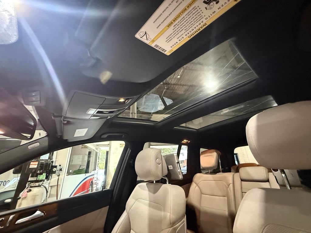 Used 2015 Mercedes-Benz GL 450 4MATIC image 32