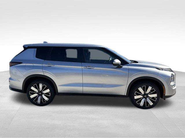 New 2026 Mitsubishi Outlander SE FWD image 6