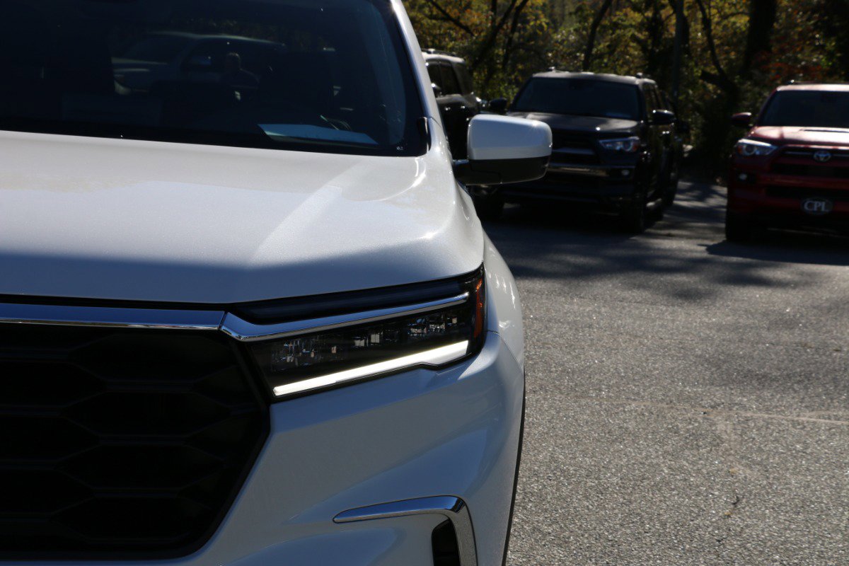 Used 2025 Honda Pilot EX-L image 13