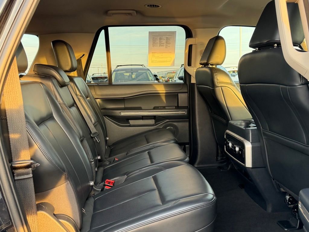 Used 2024 Ford Expedition Max XLT image 19