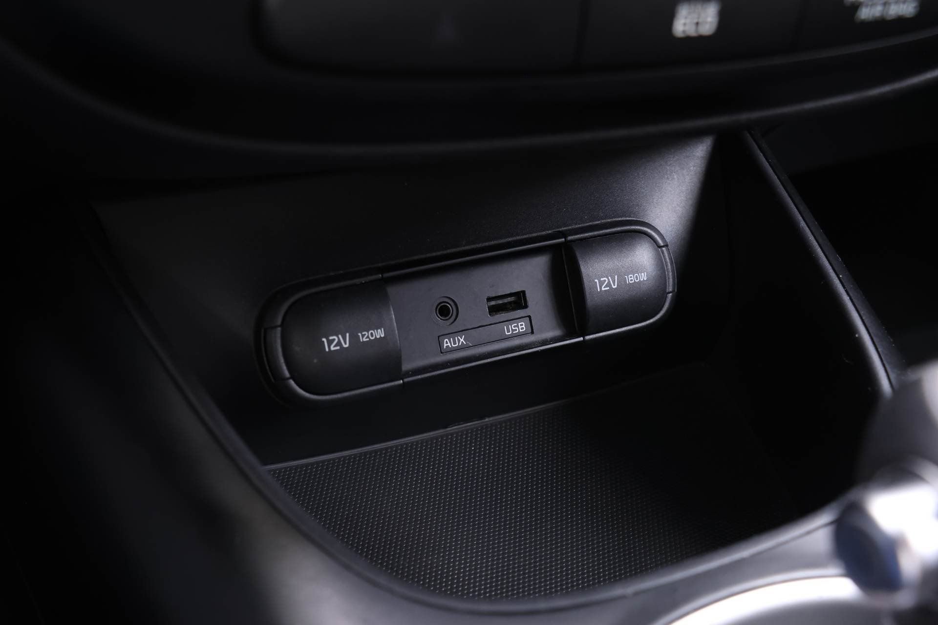 Used 2015 Kia Soul + image 6