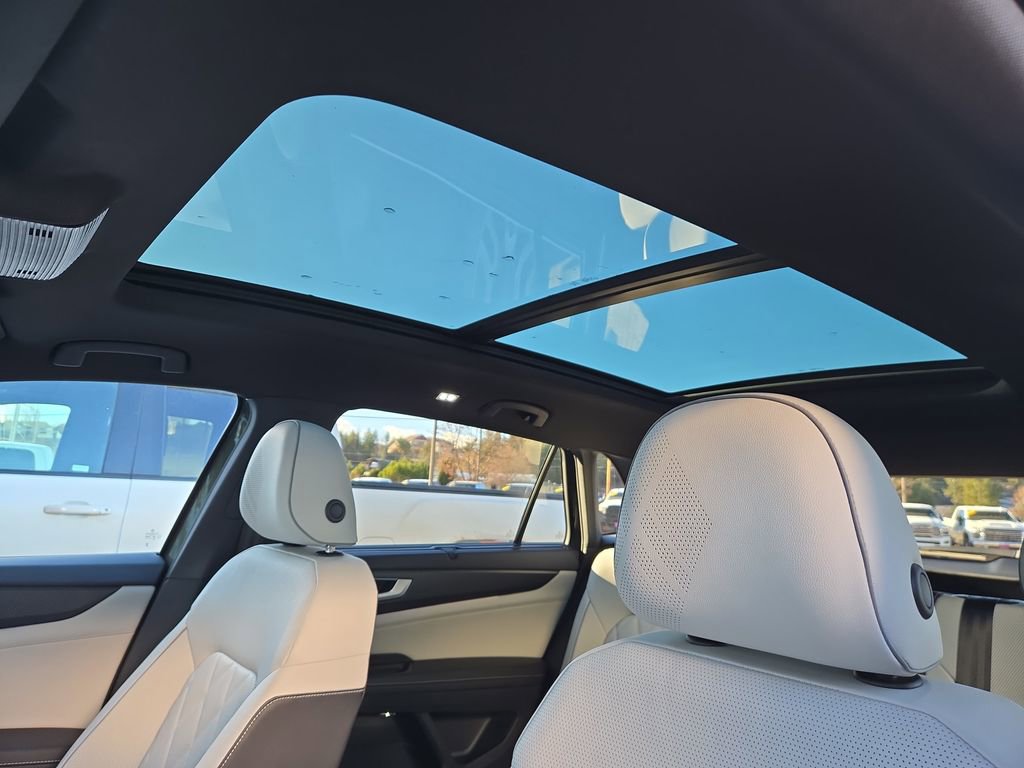 Used 2025 Volkswagen Atlas Cross Sport SEL Premium R-Line image 28