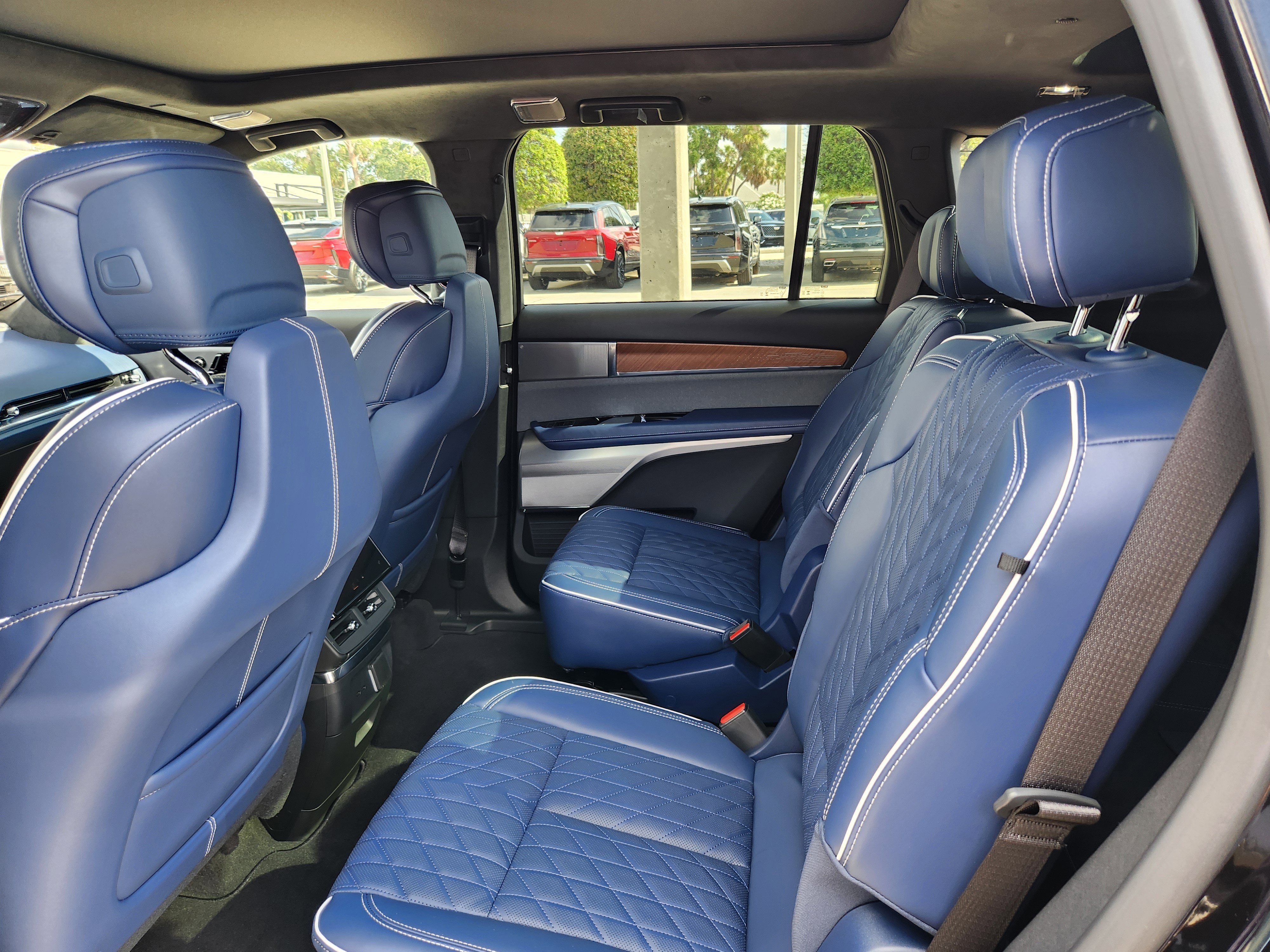 New 2026 Cadillac Vistiq Premium Luxury image 18