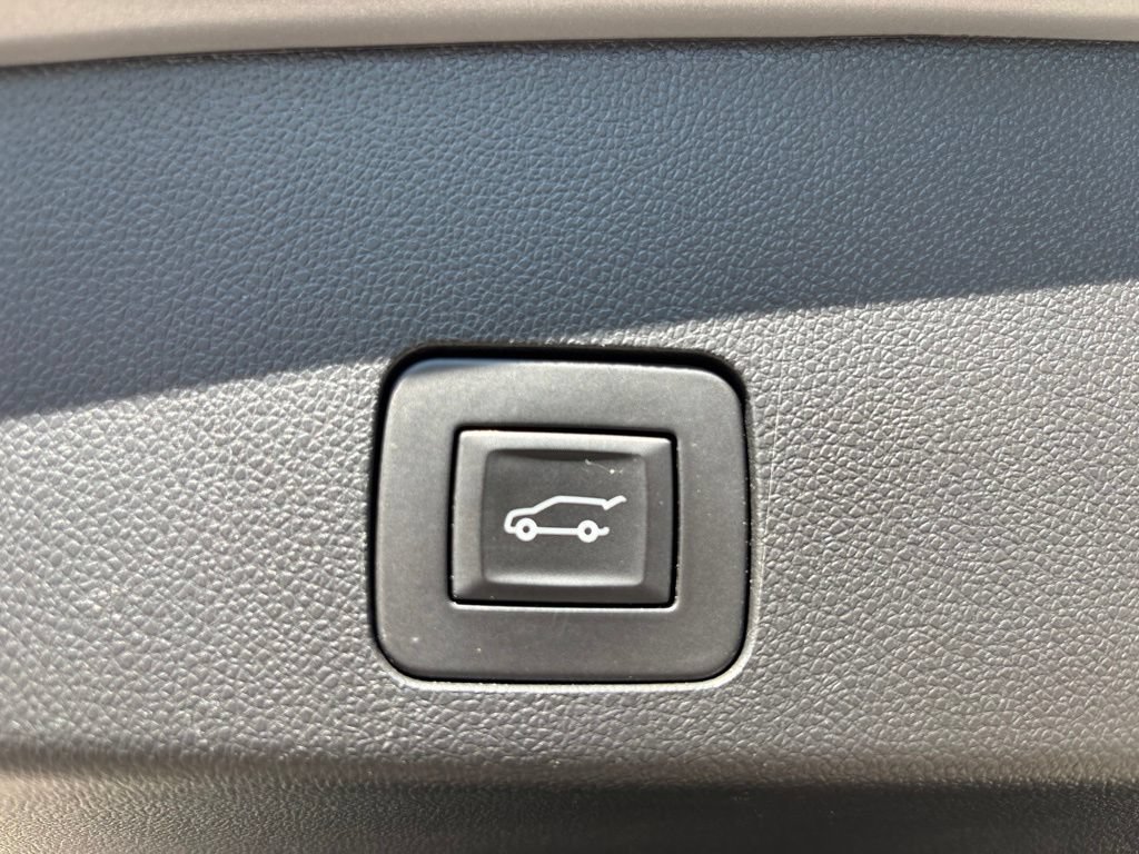 Used 2024 Buick Encore GX Sport Touring w/ Advanced Technology Package AWD/4WD image 7