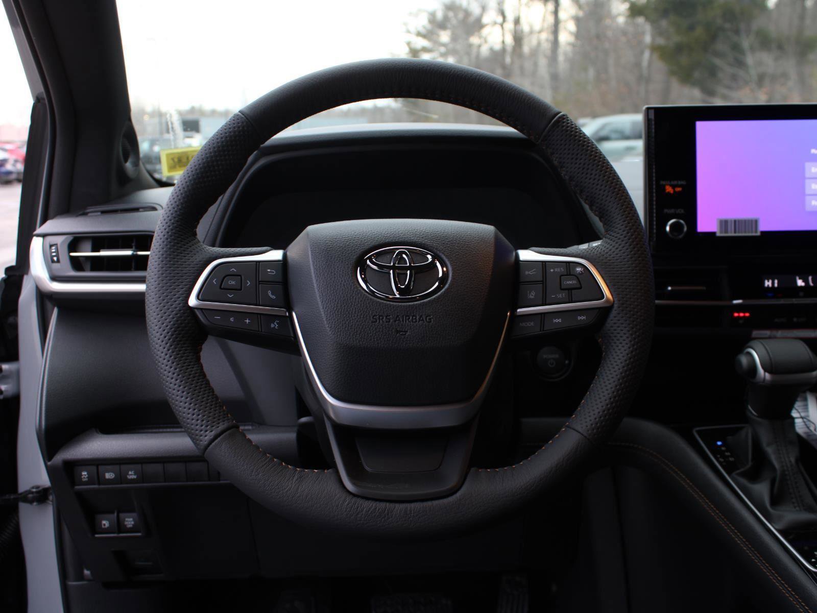 New 2026 Toyota Sienna XLE Woodland Edition image 11