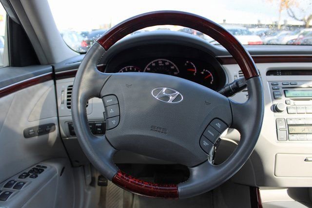 Used 2006 Hyundai Azera Limited image 22