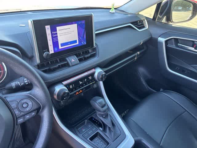 Used 2025 Toyota RAV4 XLE FWD image 20
