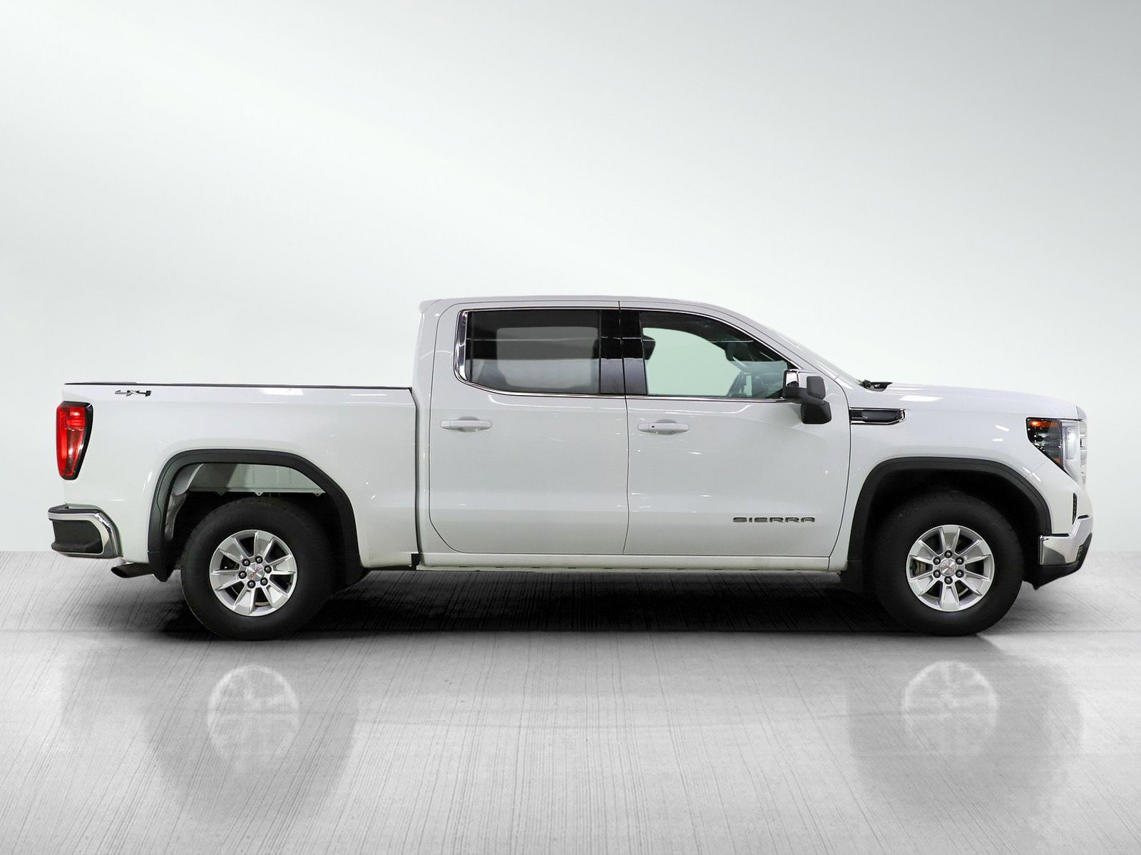 Used 2023 GMC Sierra 1500 SLE image 6